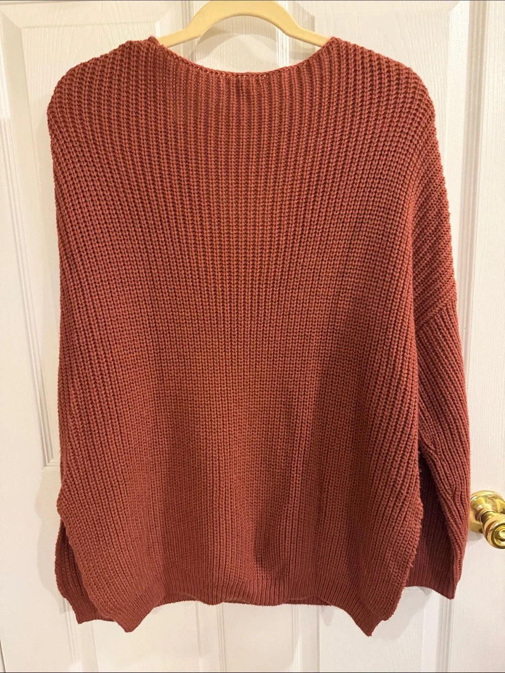 Stevie Hender V-Neck Chunky Knit Sweater in Rusty Terracotta